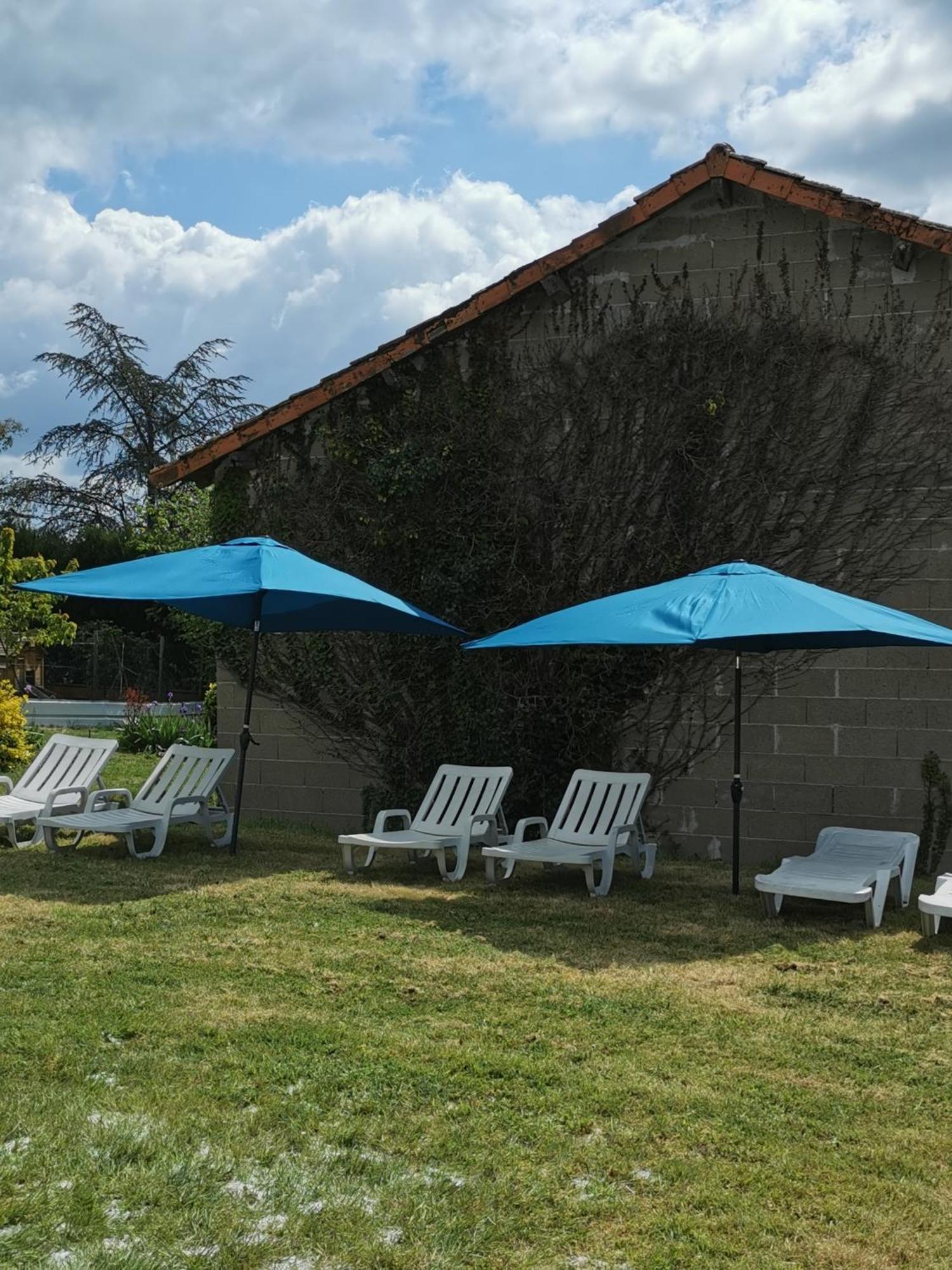 Tranquille Vienne Gites A Chirac Dept Charente Exterior foto